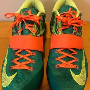KD VII Weatherman, 13, light wear with new box